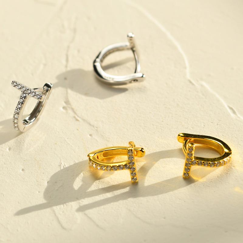 Korean Version of Fashion Ear Buckle Cold Wind High Sense Popular Cross Diamond Women s Simple Accessories Jewelry
Korean Version of Fashion Ear Buckle Cold Wind High Sense Popular Cross Diamond Women s Simple Accessories Jewelry
