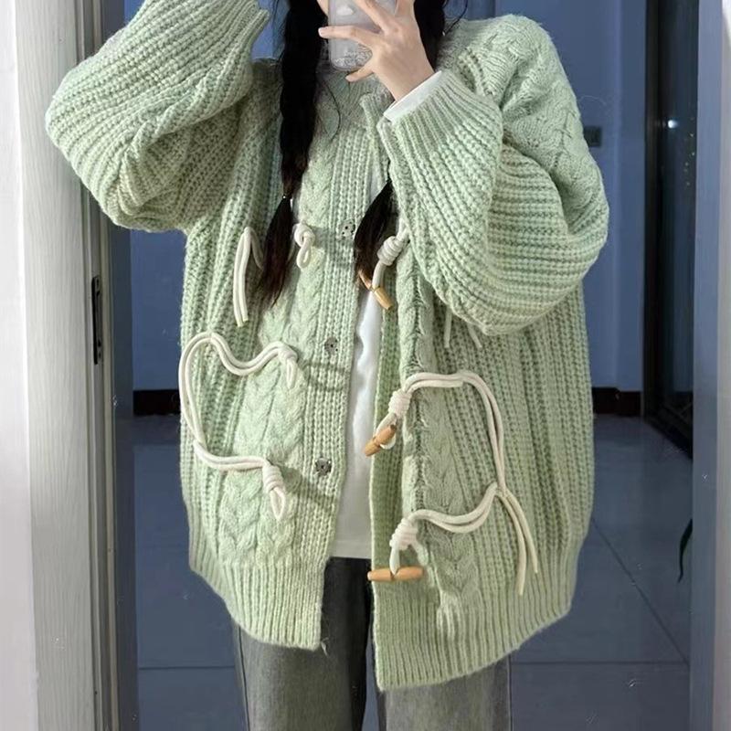 Кардиган с пуговицами в стиле ретро с крокодиловой кожей, женский, осенне-зимний, свободный, утолщенный, ленивый, нежный, универсальный, вязаный свитер, повседневный, модный и универсальный One size зелёный
Кардиган с пуговицами в стиле ретро с крокодиловой кожей, женский, осенне-зимний, свободный, утолщенный, ленивый, нежный, универсальный, вязаный свитер, повседневный, модный и универсальный One size зелёный