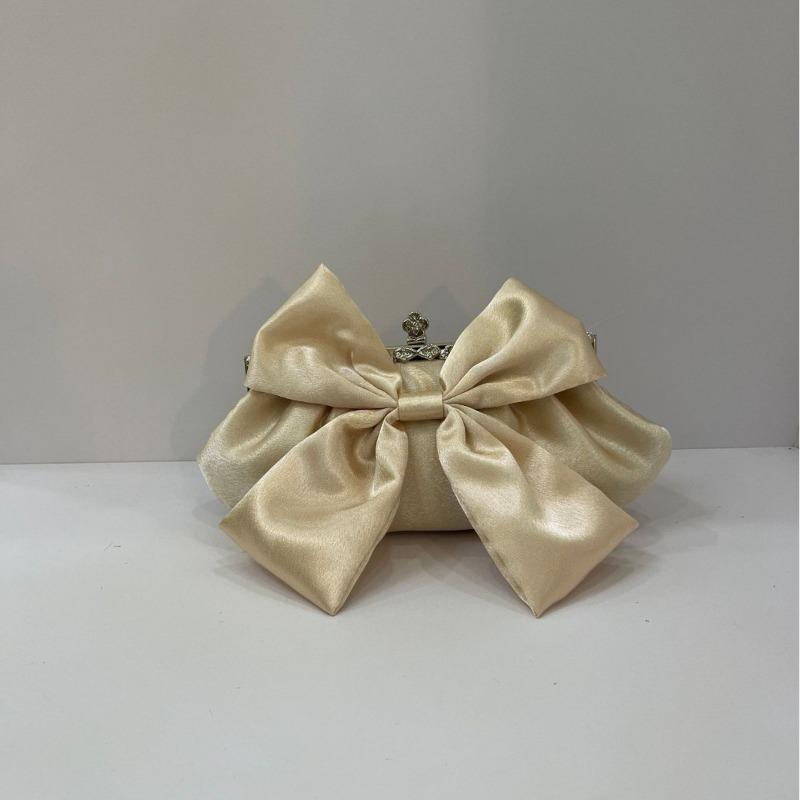 French fairy pleated versatile bow clip banquet bag portable messenger bag cheongsam dinner bag абрикосовий
French fairy pleated versatile bow clip banquet bag portable messenger bag cheongsam dinner bag абрикосовий