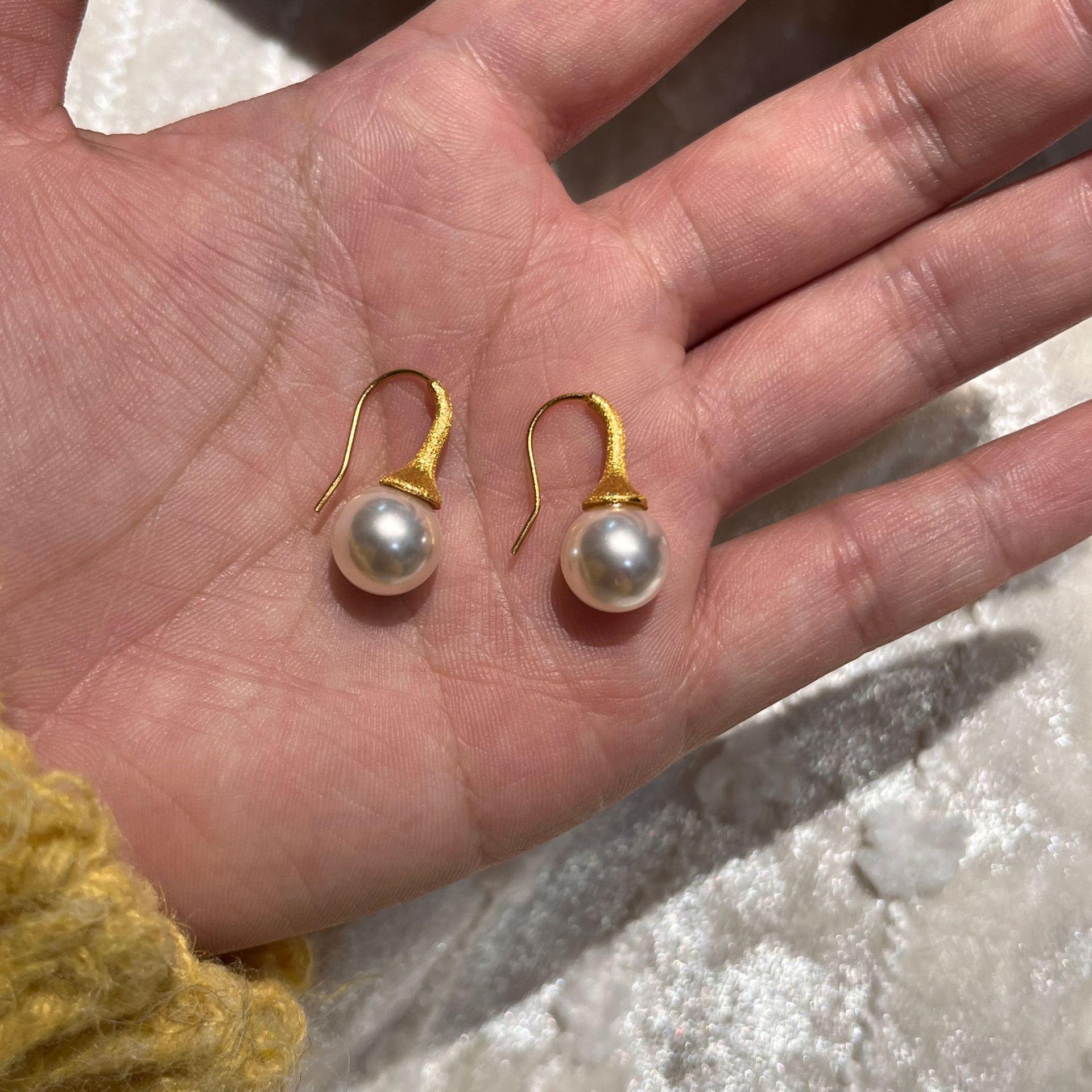 French Handmade Brushed Pearl Necklace Women S Sweater Chain Accessories Temperament Premium Pearl Earrings Ear Hook Earrings
French Handmade Brushed Pearl Necklace Women S Sweater Chain Accessories Temperament Premium Pearl Earrings Ear Hook Earrings