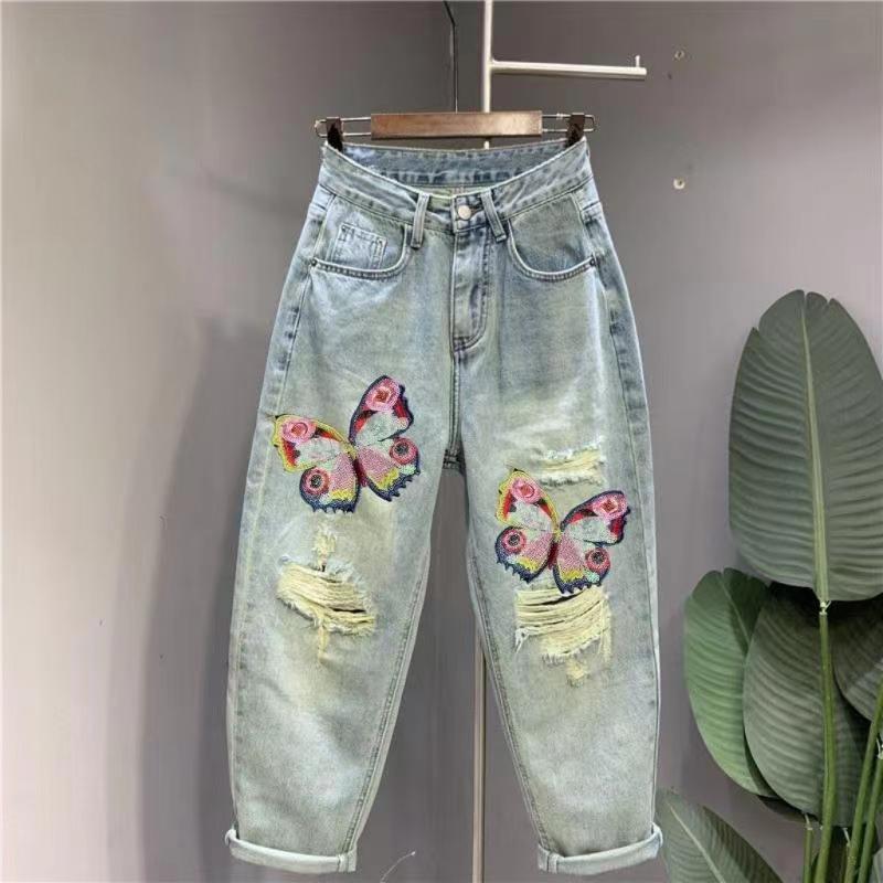 Women s Trendy 2025 Embroidered Ripped Harem Jeans - High Waist, Slimming, Loose Fit, Cropped Summer Pants L 55-60kg
Women s Trendy 2025 Embroidered Ripped Harem Jeans - High Waist, Slimming, Loose Fit, Cropped Summer Pants L 55-60kg