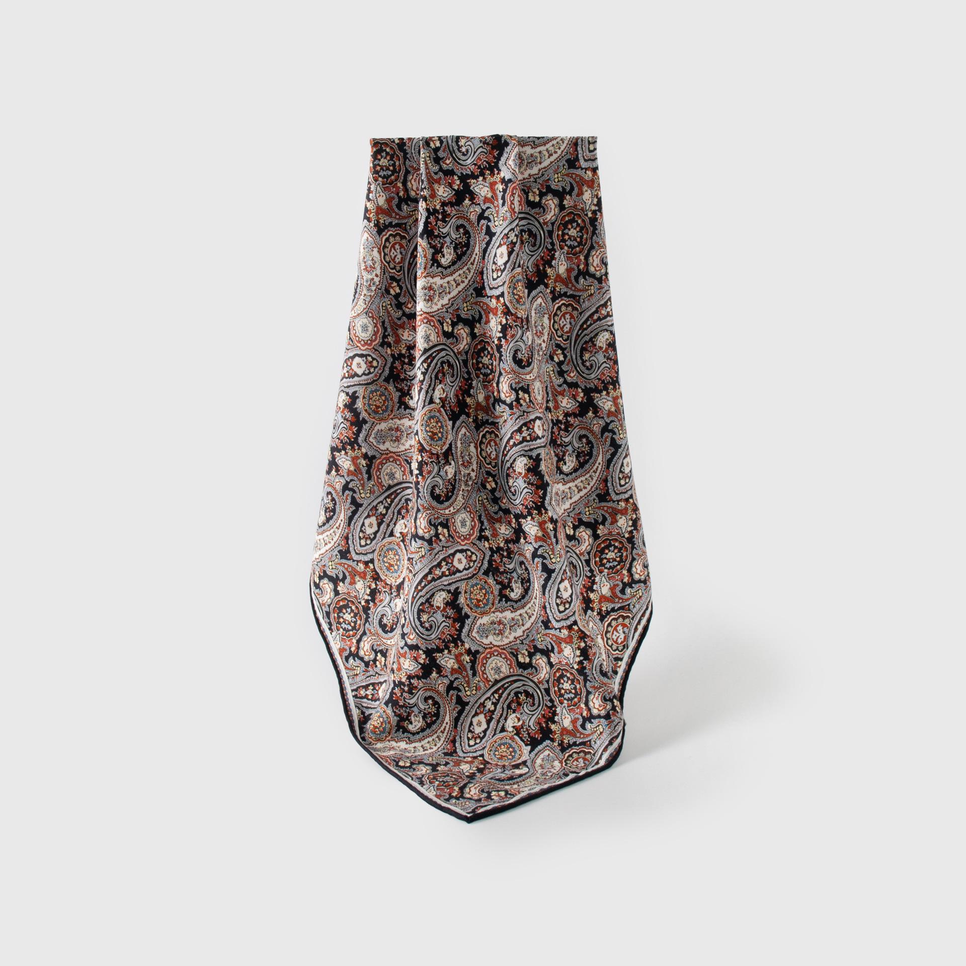 Elegant Dual-Sided Wool Scarf: Versatile Fashion Shawl for Ladies 65x65 cm
Elegant Dual-Sided Wool Scarf: Versatile Fashion Shawl for Ladies 65x65 cm