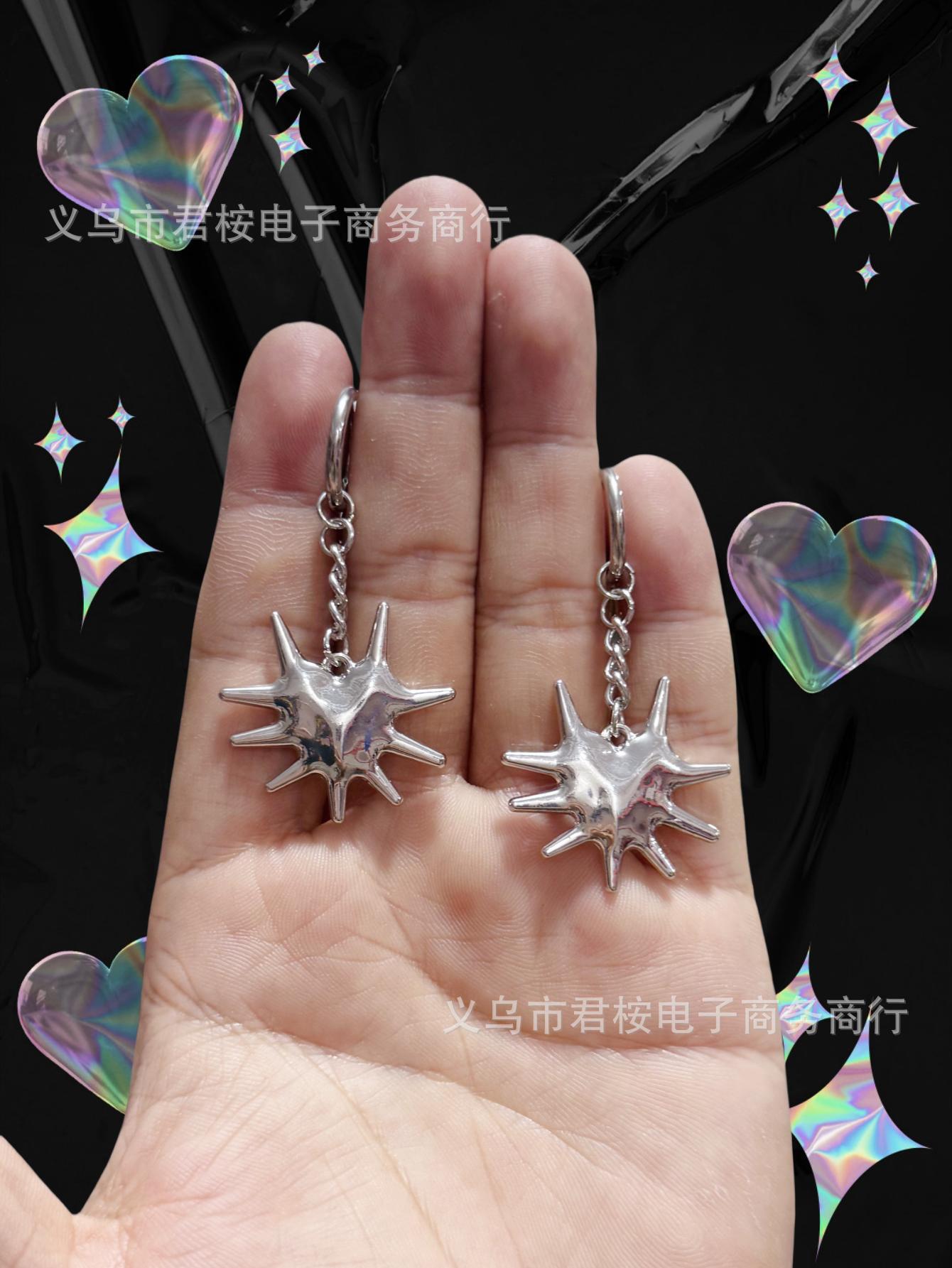 Gothic Punk Sliver Color Moth Red Wings Hollowed-out Thorny Heart Shape Rivet Pendant for Women Trendy Jewelry Accessories Gift
Gothic Punk Sliver Color Moth Red Wings Hollowed-out Thorny Heart Shape Rivet Pendant for Women Trendy Jewelry Accessories Gift