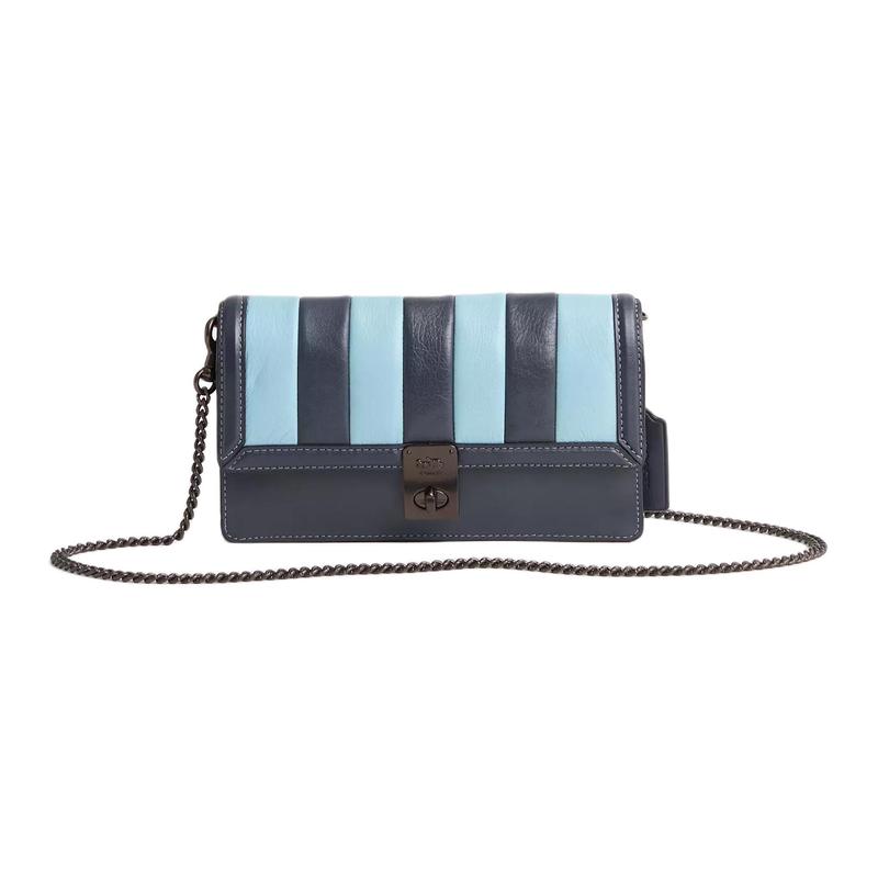 COACH Hutton 19 Contrast Quilted Hardware Calfskin and Leather Shoulder Bag Small Women s Pewter and Midnight Blue синій
COACH Hutton 19 Contrast Quilted Hardware Calfskin and Leather Shoulder Bag Small Women s Pewter and Midnight Blue синій