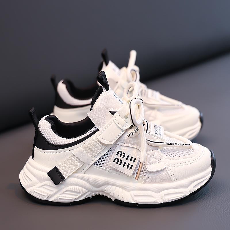 Дитяча мода літня дихаюча повсякденне взуття діти бігові спортивні студенти дівчата трендові зручні кросівки для спортзалу 37 чорний/білий
Дитяча мода літня дихаюча повсякденне взуття діти бігові спортивні студенти дівчата трендові зручні кросівки для спортзалу 37 чорний/білий