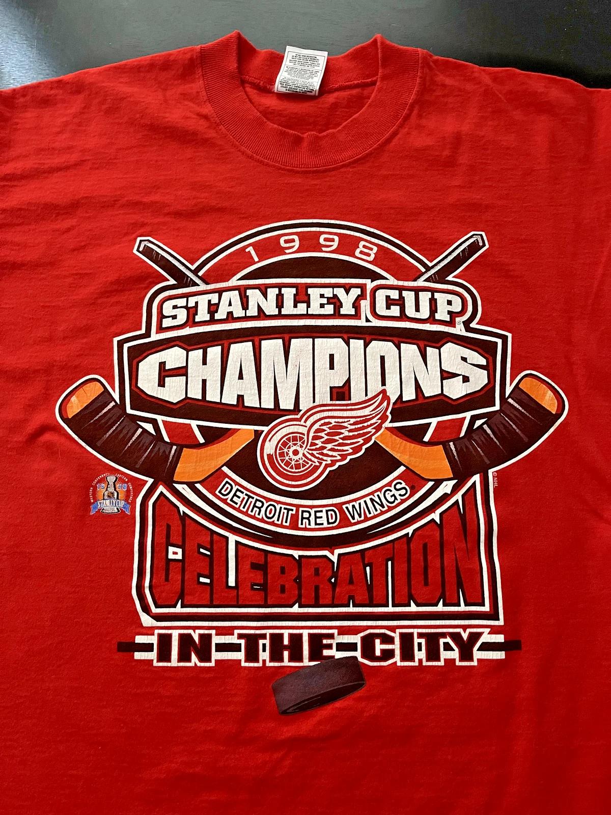 Vintage Starter 1998 New Jersey Devils Stanley Cup T-Shirt, Red, Size: Large XL
Vintage Starter 1998 New Jersey Devils Stanley Cup T-Shirt, Red, Size: Large XL