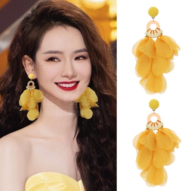 Yellow Petal Tassel Earrings: Perfect Summer Vacation Jewelry for Women
Yellow Petal Tassel Earrings: Perfect Summer Vacation Jewelry for Women