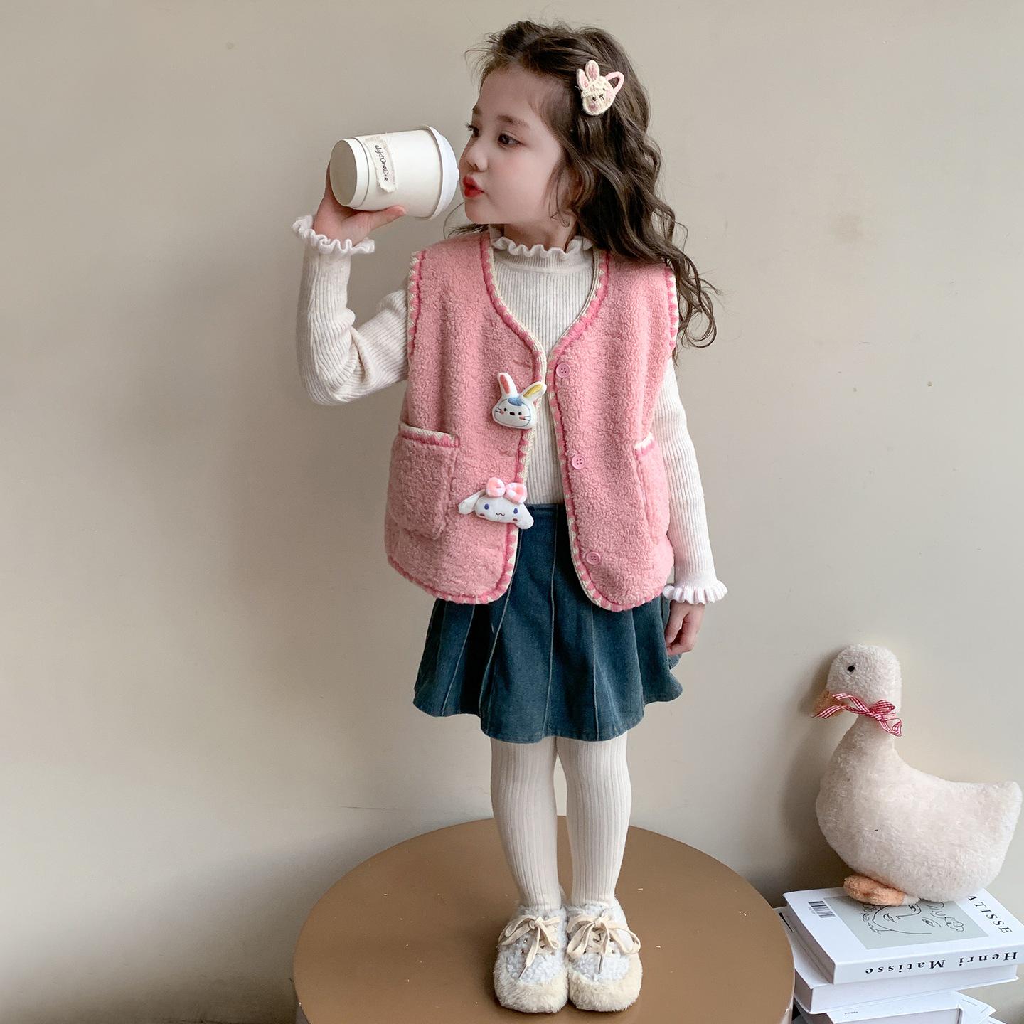 2025 Fleece-lined Girls Winter Vest: Cozy, Furry Sweater for Baby Girls 130 cm
2025 Fleece-lined Girls Winter Vest: Cozy, Furry Sweater for Baby Girls 130 cm