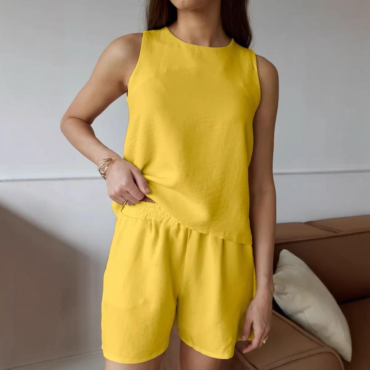 Women s Summer Solid Color Simple Suit Casual Sleeveless Top + Shorts Two Piece Set 2XL
Women s Summer Solid Color Simple Suit Casual Sleeveless Top + Shorts Two Piece Set 2XL
