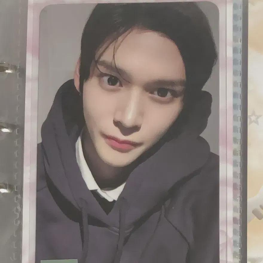 Riize Eunseok Popup Store Hooded Charcoal Photocard
Riize Eunseok Popup Store Hooded Charcoal Photocard