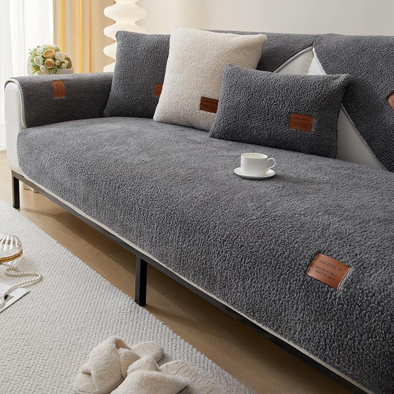 Winter Antislip Sofa Cushion Cover High-Grade Leather Thickened Fleece Cloth for Cozy Comfort 70*70cm
Winter Antislip Sofa Cushion Cover High-Grade Leather Thickened Fleece Cloth for Cozy Comfort 70*70cm