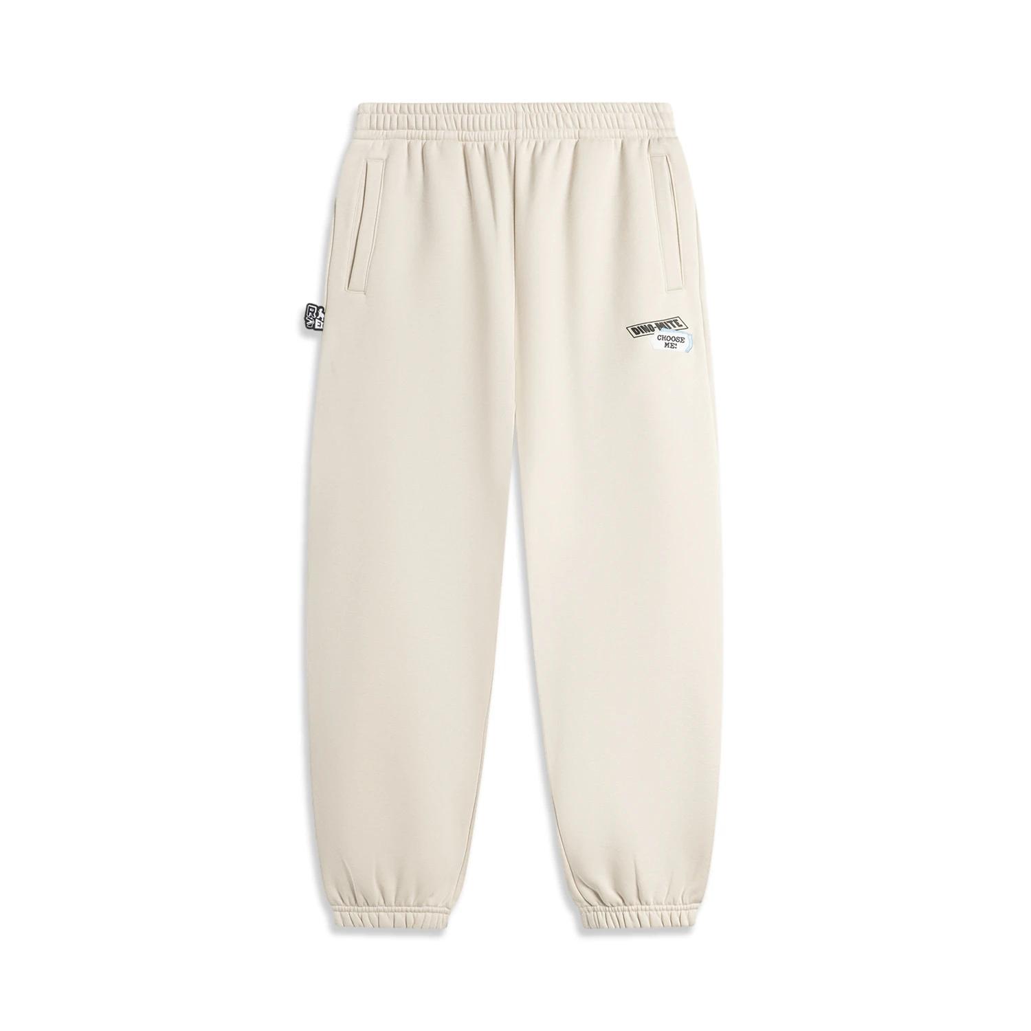 Li Ning X Disney Collaboration Sports Trend Series Hugging Dragon Series Удобные флисовые теплые свободные повседневные брюки с манжетами Мужские брюки AKLU513-2 3XL
Li Ning X Disney Collaboration Sports Trend Series Hugging Dragon Series Удобные флисовые теплые свободные повседневные брюки с манжетами Мужские брюки AKLU513-2 3XL
