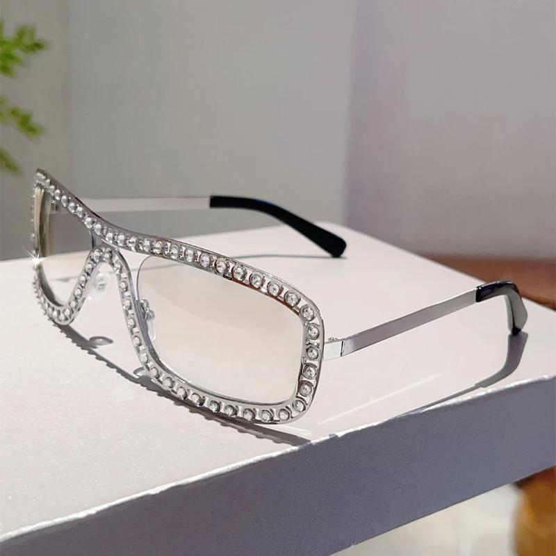 Stylish Sunglasses with Rhinestones Lady Fashion Gradient Outdoor Sun Glasses Trendy Luxury Brand Punk Design Rave Shades as picture shows
Stylish Sunglasses with Rhinestones Lady Fashion Gradient Outdoor Sun Glasses Trendy Luxury Brand Punk Design Rave Shades as picture shows