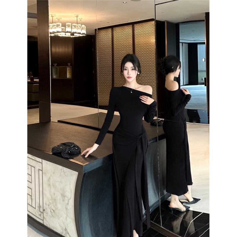 Sleek Off-the-Shoulder Slim-Fit Dress with Lace-Up Waist and Oblique Neckline Small чёрный
Sleek Off-the-Shoulder Slim-Fit Dress with Lace-Up Waist and Oblique Neckline Small чёрный