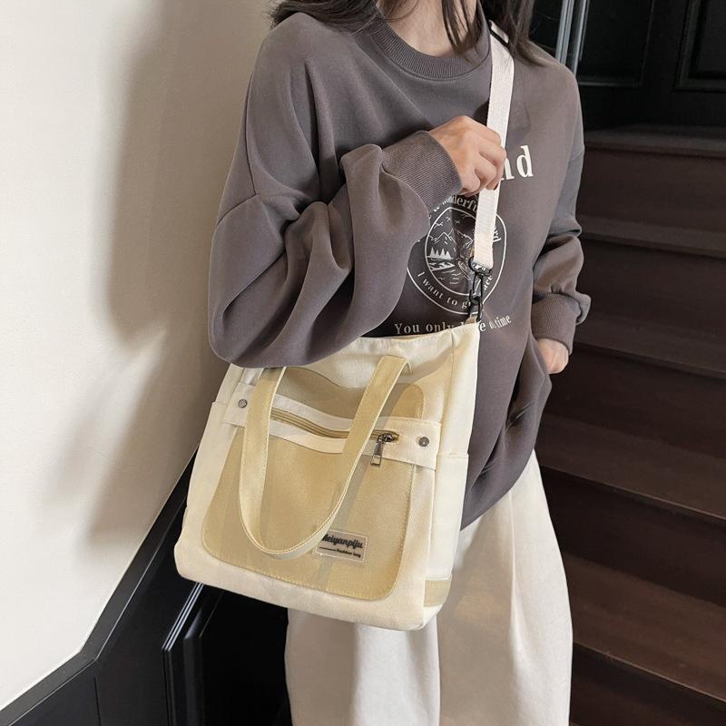 Women s messenger bag 2025 new fashion contrasting shoulder bag university class commuter handbag Korean version tote bag One Size чёрный
Women s messenger bag 2025 new fashion contrasting shoulder bag university class commuter handbag Korean version tote bag One Size чёрный
