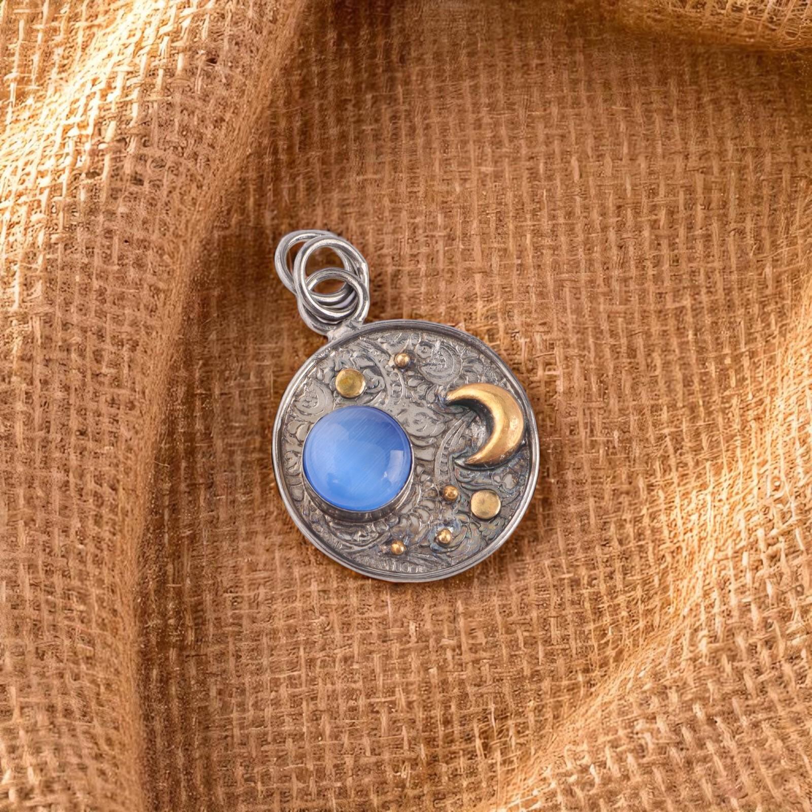 Dark Blue Cat s Eye Gemstone 925 Sterling Silver Jewelry Handmade Pendant 1.30 PP-33-46
Dark Blue Cat s Eye Gemstone 925 Sterling Silver Jewelry Handmade Pendant 1.30 PP-33-46
