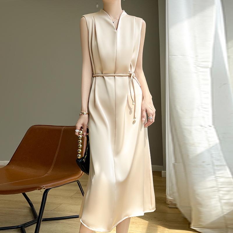 2025 Summer Women s Silk Satin V-Neck Midi Dress - Slimming, Sleeveless Elegance Medium
2025 Summer Women s Silk Satin V-Neck Midi Dress - Slimming, Sleeveless Elegance Medium