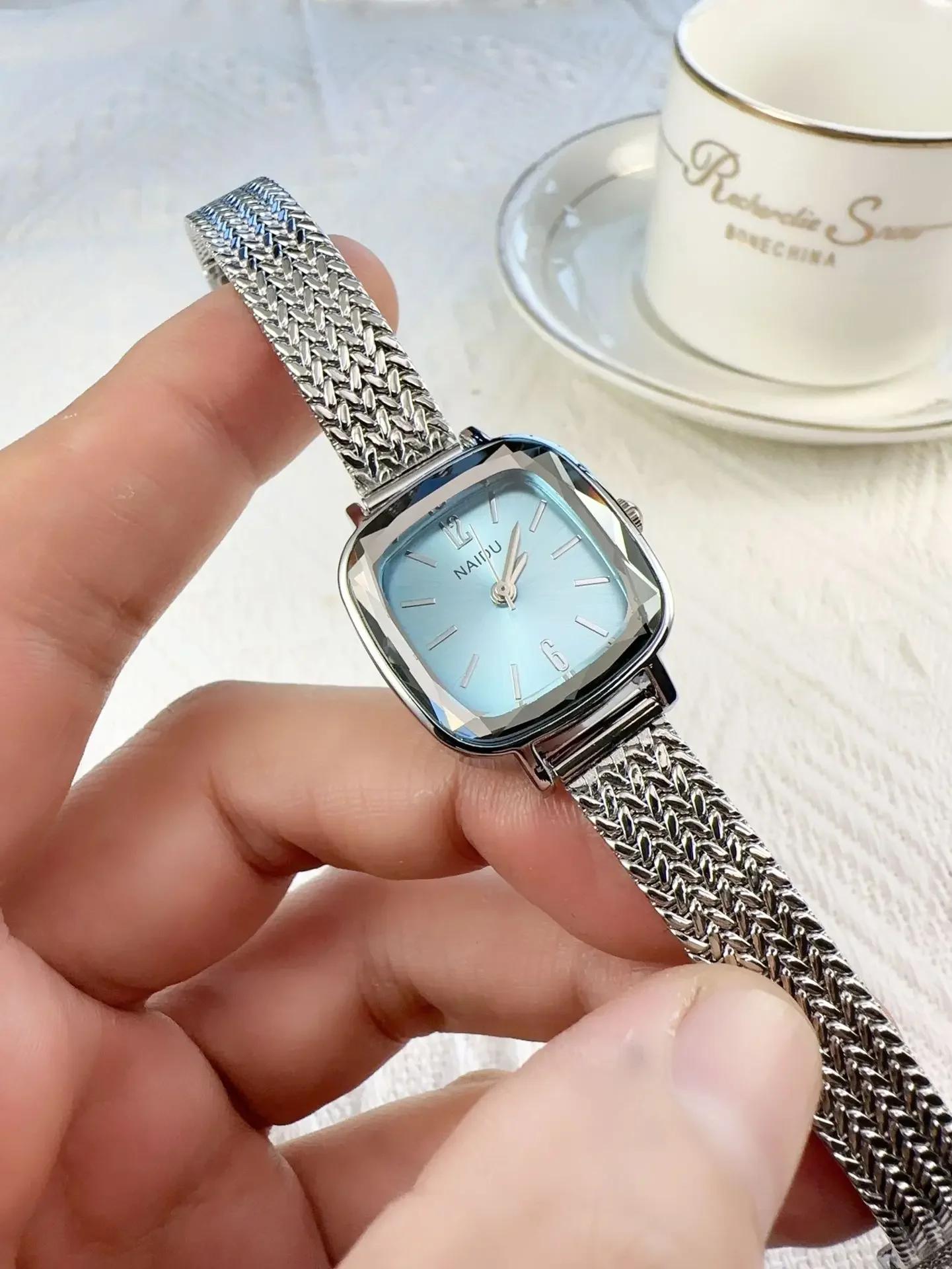 Новые Модные Повседневные Женские Часы Роскошные Серебристые Женские Наручные Часы Женские Браслетные Кварцевые Часы Часы Relogio Feminino
Новые Модные Повседневные Женские Часы Роскошные Серебристые Женские Наручные Часы Женские Браслетные Кварцевые Часы Часы Relogio Feminino