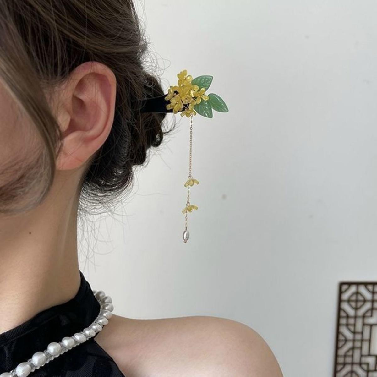 Flower Tassel Hairpin For Women Vintage Wooden Floral Hair Stick Elegant Hanfu Hair Accessories 18cm Updo Meatball Head Hairpins
Flower Tassel Hairpin For Women Vintage Wooden Floral Hair Stick Elegant Hanfu Hair Accessories 18cm Updo Meatball Head Hairpins
