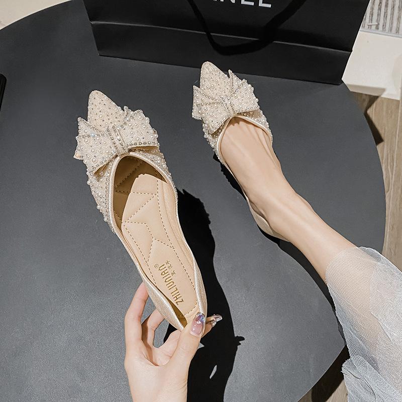 Flat-soled Xiaoxiangfeng single shoes, shallow-mouth rhinestones, popular spring 2025 soft-soled flat-heeled versatile ladyshoes, large-size women 33 абрикосовый
Flat-soled Xiaoxiangfeng single shoes, shallow-mouth rhinestones, popular spring 2025 soft-soled flat-heeled versatile ladyshoes, large-size women 33 абрикосовый