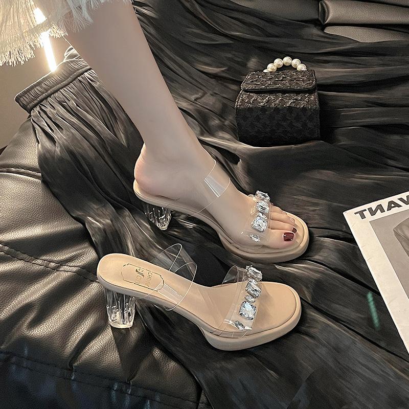 Французский сказочный стиль толстый каблук стразы одно слово женская верхняя одежда 2025 весна и лето новая мода хрустальные высокие каблуки 34
Французский сказочный стиль толстый каблук стразы одно слово женская верхняя одежда 2025 весна и лето новая мода хрустальные высокие каблуки 34