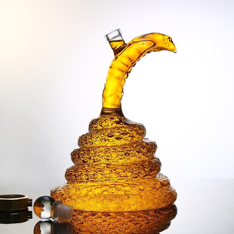 Snake Glass Whiskey Decanter - 1000 ml with Detachable Stopper, Unique Collector s Item
Snake Glass Whiskey Decanter - 1000 ml with Detachable Stopper, Unique Collector s Item