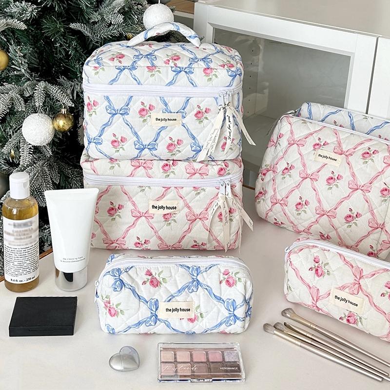 Cute Bow Flower Quilting Cotton Makeup Bag Women Zipper Cosmetic Organizer Female Cloth Handbag Portable Toiletry Case for Girls as picture
Cute Bow Flower Quilting Cotton Makeup Bag Women Zipper Cosmetic Organizer Female Cloth Handbag Portable Toiletry Case for Girls as picture