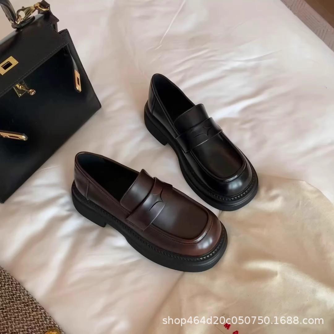 Su Yinyin has the same British style retro polished color, round head, thick sole, thick heel, and loafers for women. 34
Su Yinyin has the same British style retro polished color, round head, thick sole, thick heel, and loafers for women. 34