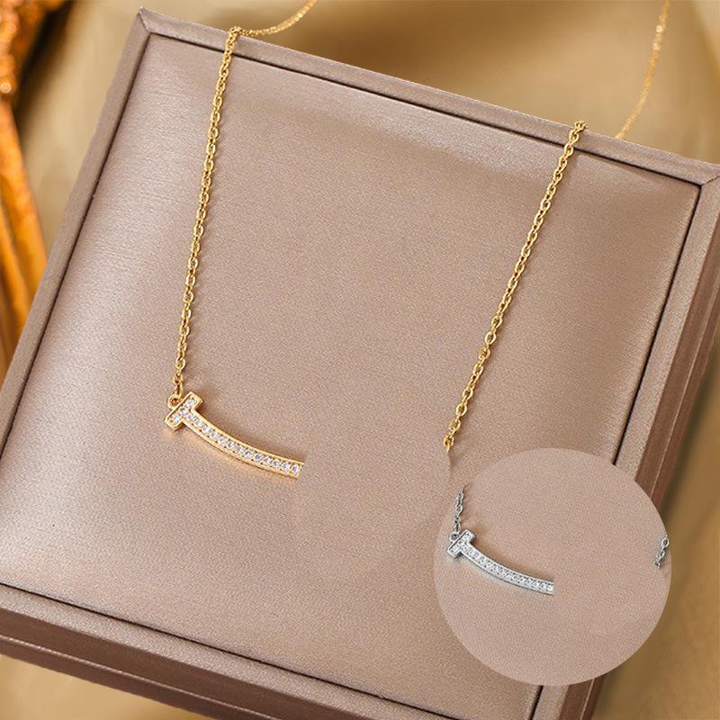 Minimalist T-Style Micro-Paved Diamond Smiley Face Necklace – Light Luxury Clavicle Chain Jewelry
Minimalist T-Style Micro-Paved Diamond Smiley Face Necklace – Light Luxury Clavicle Chain Jewelry