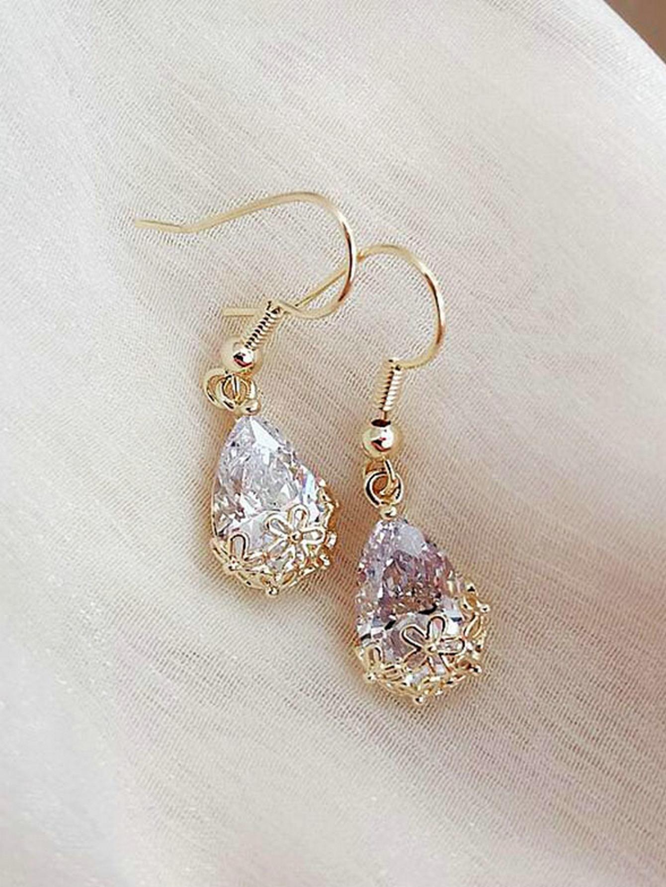 Fashionable and popular jewelry plum blossom water drop earrings 
Fashionable and popular jewelry plum blossom water drop earrings