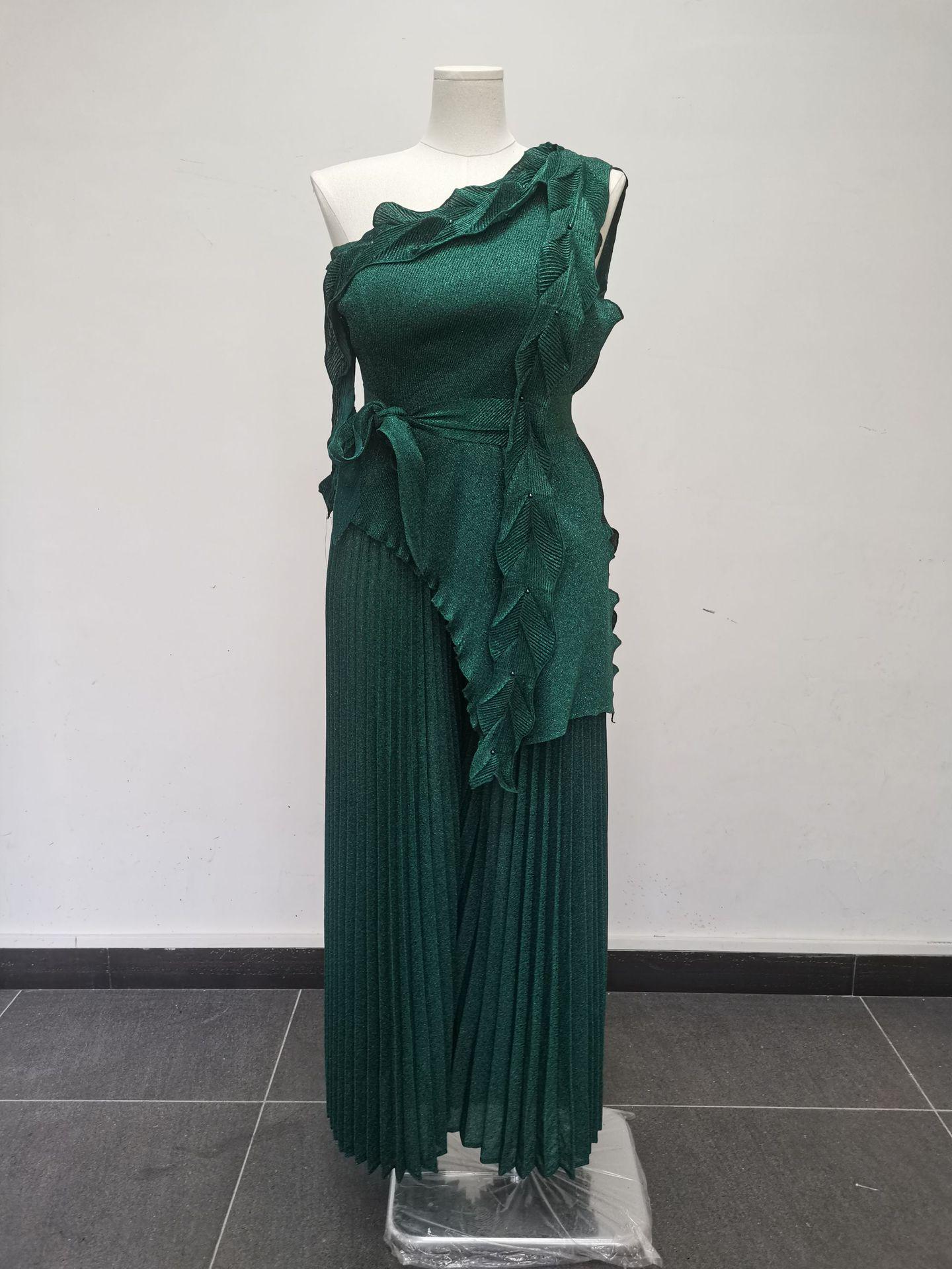 Miyake Pleated Plus Size African Women s Sleeveless Top & Wide-Leg Pants Set One Size (80/160 kg) темно-зеленого
Miyake Pleated Plus Size African Women s Sleeveless Top & Wide-Leg Pants Set One Size (80/160 kg) темно-зеленого
