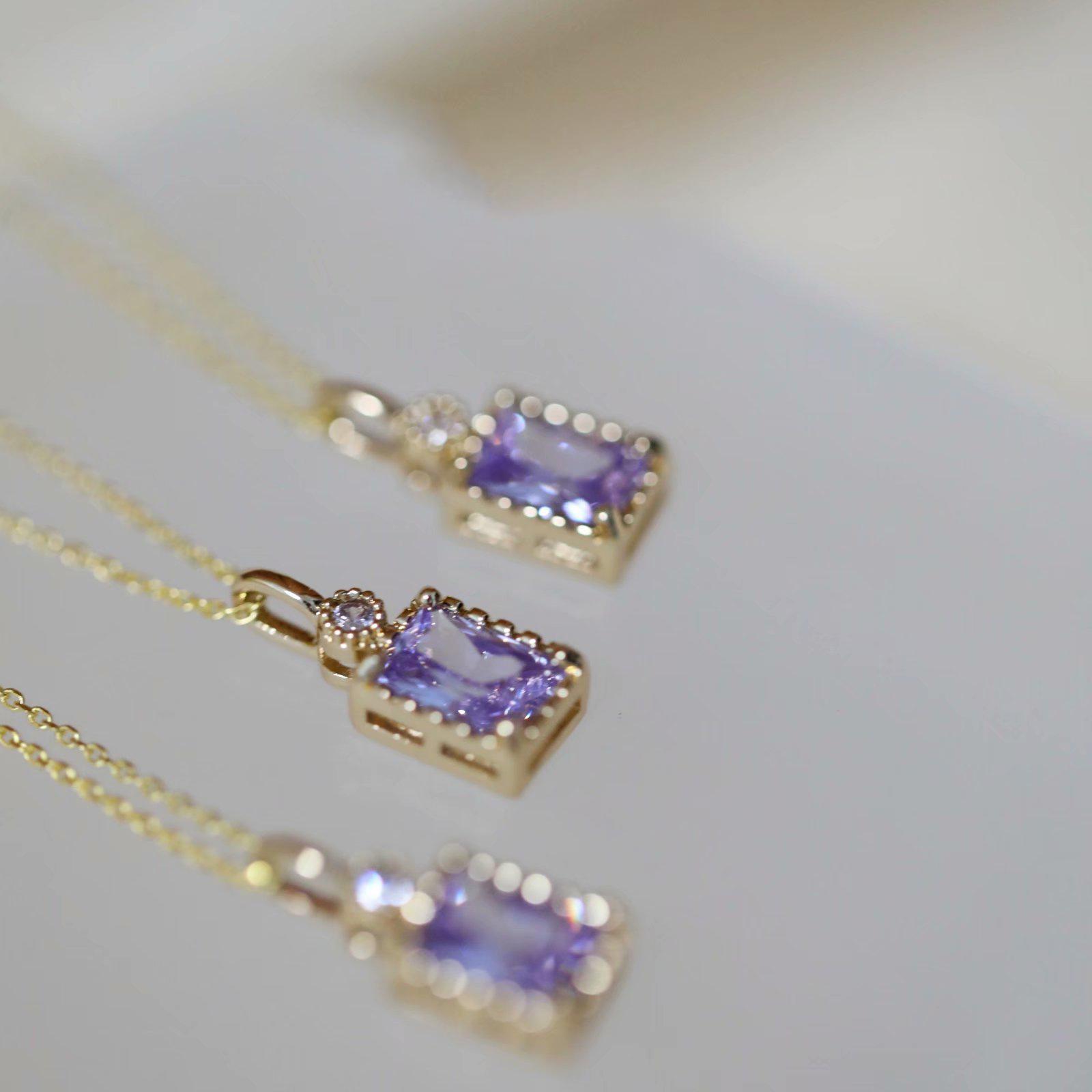 Gold-Plated S925 Sterling Silver Rectangular Pendant Necklace with Purple Diamond - Versatile and Fashionable for Daily Wear 925 Silver
Gold-Plated S925 Sterling Silver Rectangular Pendant Necklace with Purple Diamond - Versatile and Fashionable for Daily Wear 925 Silver