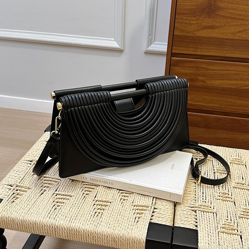 Branded Luxury Evening Clutch Purse For Women Noodles Design Golden Crossbody Bag For Wedding Dinner Party Designer Handbag 32.5x17x9cm
Branded Luxury Evening Clutch Purse For Women Noodles Design Golden Crossbody Bag For Wedding Dinner Party Designer Handbag 32.5x17x9cm