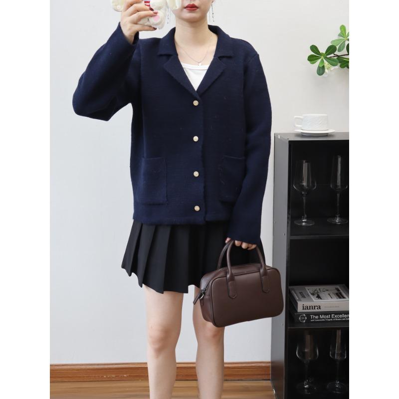 Осень и зима новый костюм воротник дизайн чувство вязаный кардиган темперамент свободный свитер с длинным рукавом куртка женская One Size тёмно-синий
Осень и зима новый костюм воротник дизайн чувство вязаный кардиган темперамент свободный свитер с длинным рукавом куртка женская One Size тёмно-синий