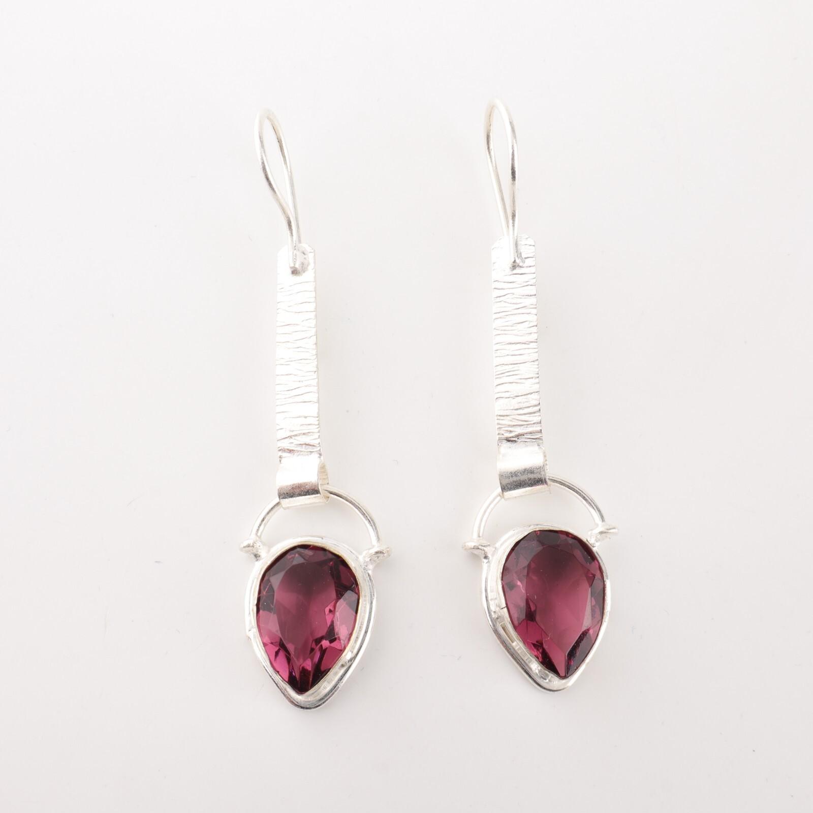 Rhodolite Gemstone 925 Stamped Silver Jewelry Handmade Earrings 2.3 For Sister EE-166-10
Rhodolite Gemstone 925 Stamped Silver Jewelry Handmade Earrings 2.3 For Sister EE-166-10