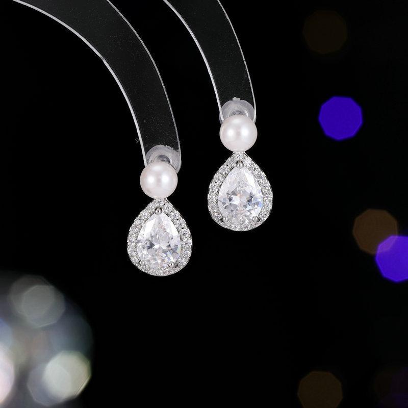 Сережки-пусети з прісноводних перлів, розкішні, нішеві, прості, універсальні, вишукані, з голкою зі срібла s925, з цирконієвими підвісками у формі крапель води, для жінок білий
Сережки-пусети з прісноводних перлів, розкішні, нішеві, прості, універсальні, вишукані, з голкою зі срібла s925, з цирконієвими підвісками у формі крапель води, для жінок білий