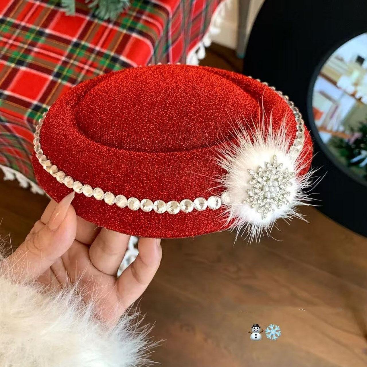 Diamond-encrusted snowflake hairball pearl hat hairpin Christmas niche sweet temperament duck bill clip exquisite hair accessories
Diamond-encrusted snowflake hairball pearl hat hairpin Christmas niche sweet temperament duck bill clip exquisite hair accessories