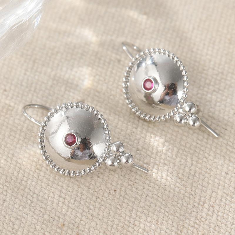Vintage Silver Color Red CZ Dangle Earrings Woman Circle Carving Party Daily Wear
Vintage Silver Color Red CZ Dangle Earrings Woman Circle Carving Party Daily Wear