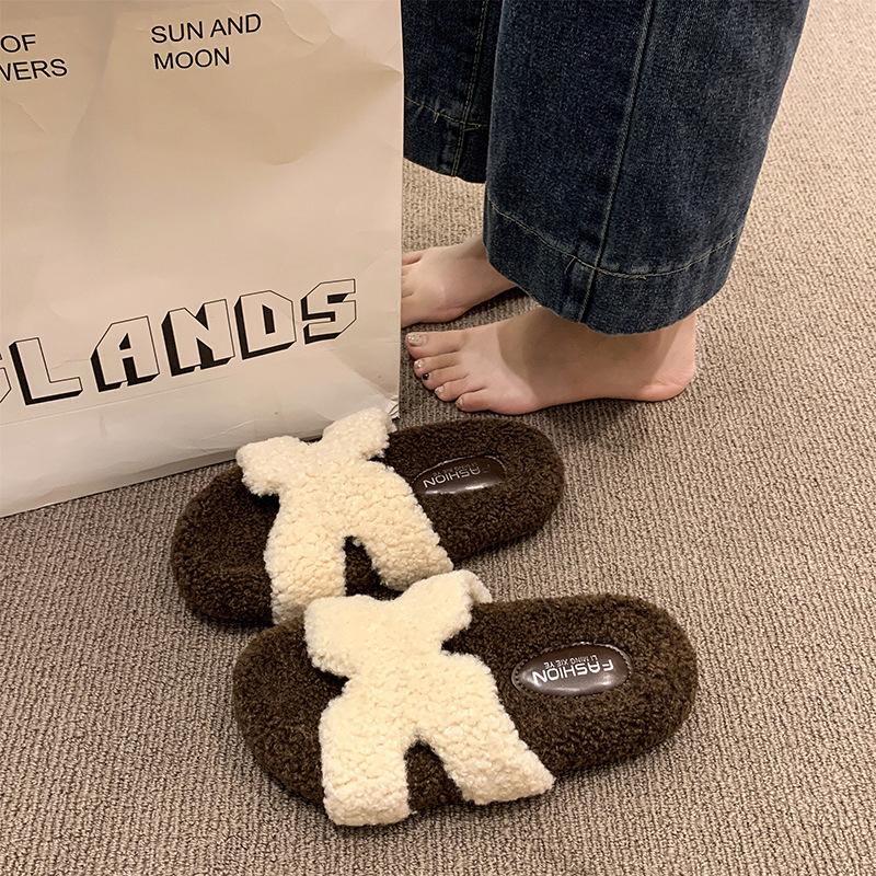 Premium soft-bottomed fluffy slippers for women s outer wear 2025 new autumn and winter flat-bottomed wool rolls, home one-pedal cotton mop 40
Premium soft-bottomed fluffy slippers for women s outer wear 2025 new autumn and winter flat-bottomed wool rolls, home one-pedal cotton mop 40