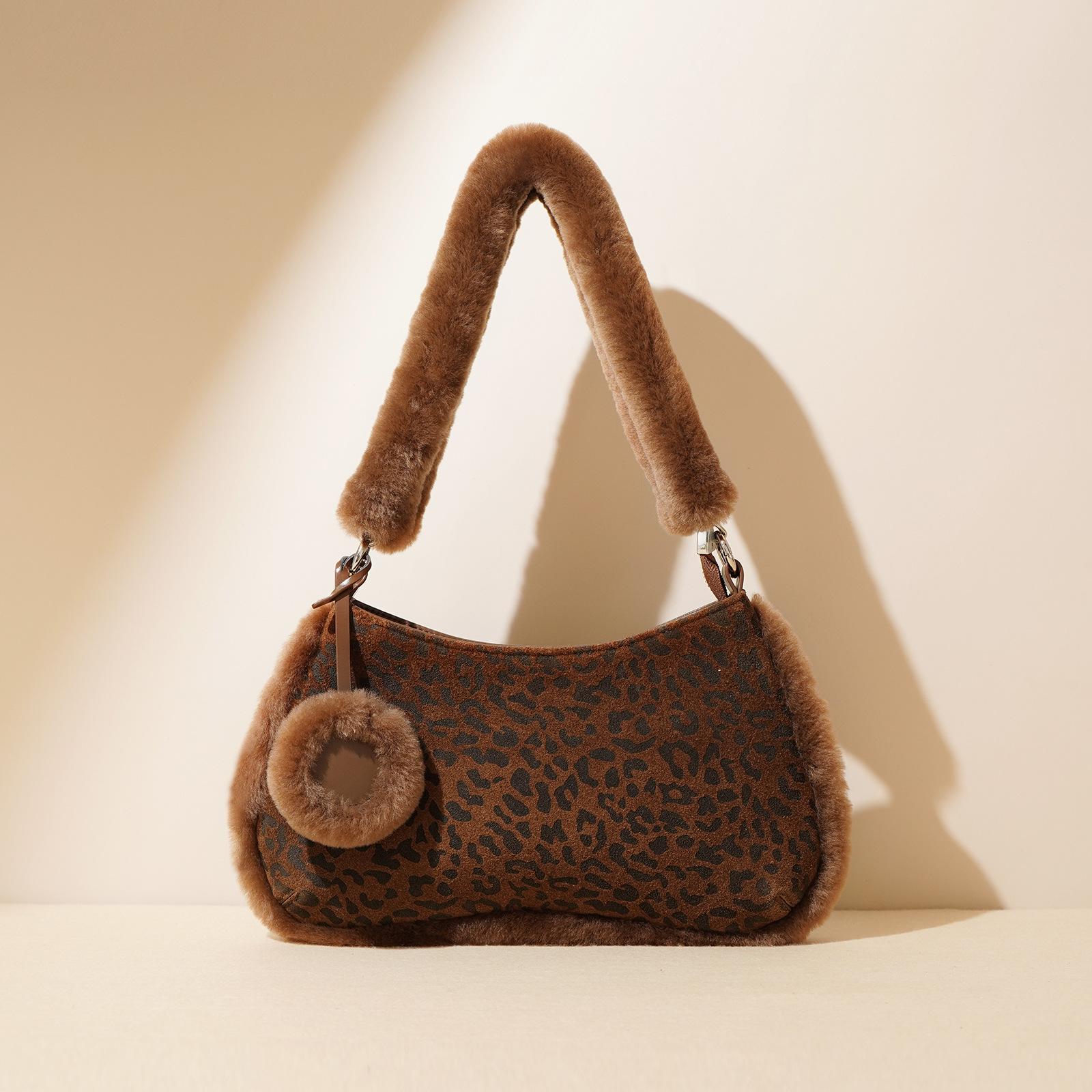 Leopard Print Women s Bag Autumn and Winter Fashion Personality Crossbody Little Girl s Bag European and American Commuting One-shoulder Armpit Bag
Leopard Print Women s Bag Autumn and Winter Fashion Personality Crossbody Little Girl s Bag European and American Commuting One-shoulder Armpit Bag