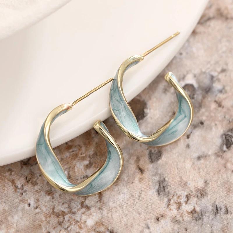 Huitan Noble Twisty Hoop Earrings for Women Chic Delicate Fresh Party Accessories Stylish Fashionable Elegant Engagement Zircon
Huitan Noble Twisty Hoop Earrings for Women Chic Delicate Fresh Party Accessories Stylish Fashionable Elegant Engagement Zircon