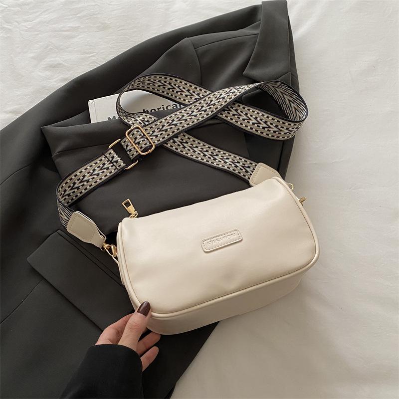 Популярная в этом году новая сумка 2025 года, сумка-мессенджер, женская универсальная маленькая сумка, сумка-подушка, рюкзак белый
Популярная в этом году новая сумка 2025 года, сумка-мессенджер, женская универсальная маленькая сумка, сумка-подушка, рюкзак белый