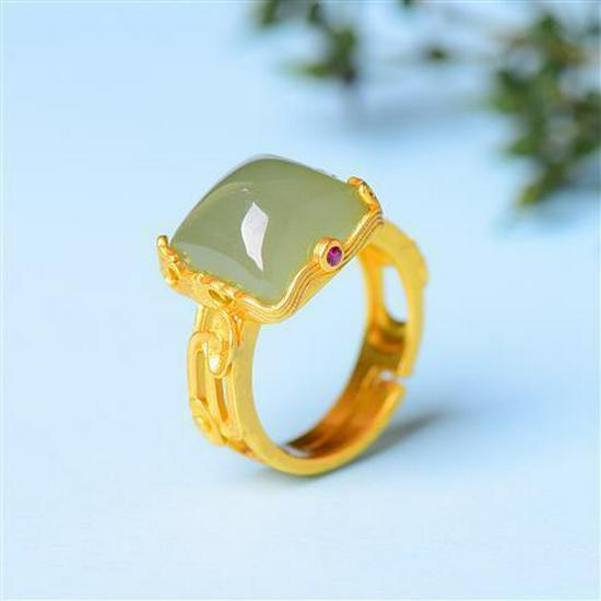 Natural Hetian Jade-Inspired Square Ring with Retro Chinese Style and Gilded Auspicious Clouds Design Adjustable
Natural Hetian Jade-Inspired Square Ring with Retro Chinese Style and Gilded Auspicious Clouds Design Adjustable