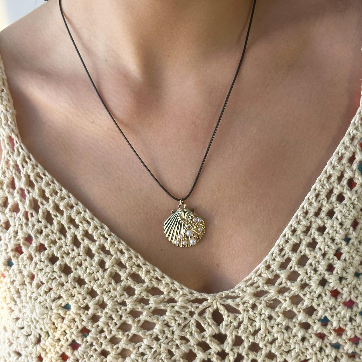 Elegant Pearls Starfish Conch Shell Pendant Necklace for Women Bohemian Wax Rope Braided Necklace Summer Beach Vacation Jewelry
Elegant Pearls Starfish Conch Shell Pendant Necklace for Women Bohemian Wax Rope Braided Necklace Summer Beach Vacation Jewelry
