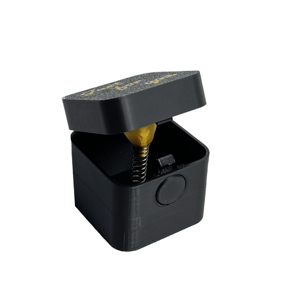 New Press Finger Surprise Gift Box Funny With Button Prank Pop Up Gift Hot Stamping Finger in a Box for Adults
New Press Finger Surprise Gift Box Funny With Button Prank Pop Up Gift Hot Stamping Finger in a Box for Adults
