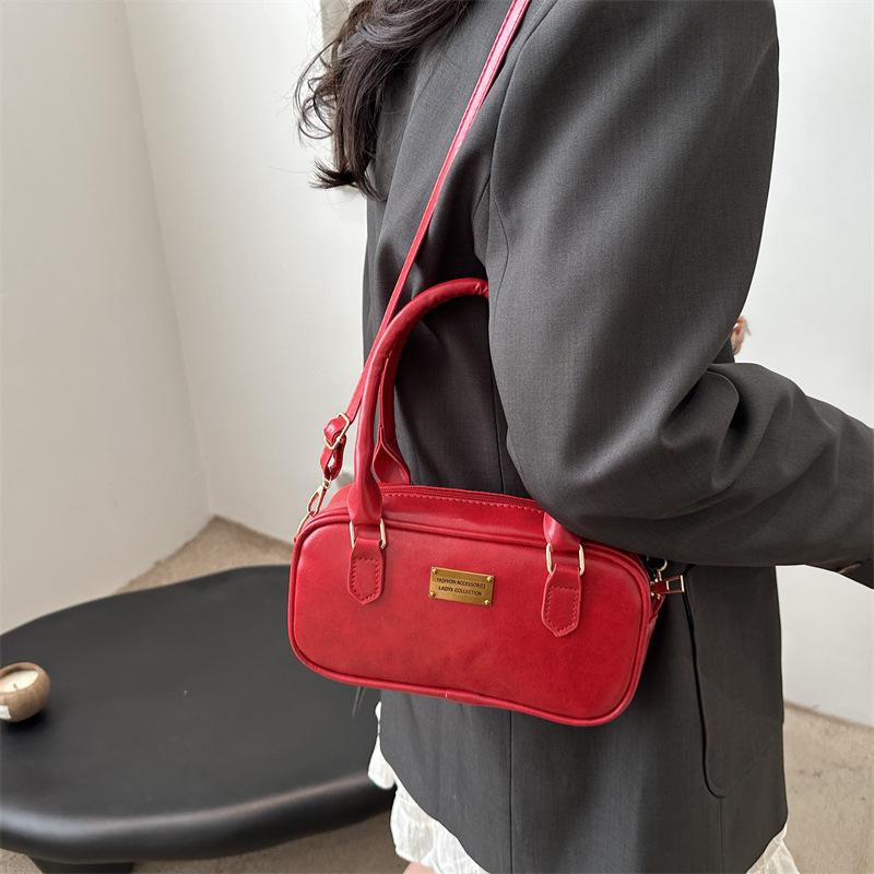 Portable bowling bag women s spring new trendy fashionable shoulder bag feeling messenger bag
Portable bowling bag women s spring new trendy fashionable shoulder bag feeling messenger bag