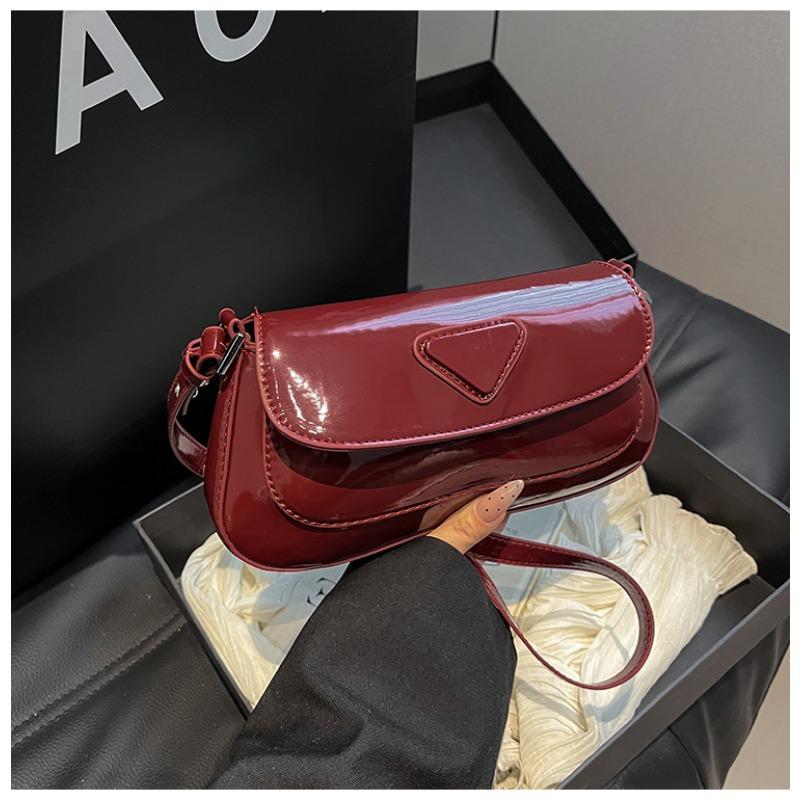 New Spring Fashion Versatile Bag Women s Bag Textured Niche Shoulder Bag Faxia Underarm Oblique Span Bag червоний
New Spring Fashion Versatile Bag Women s Bag Textured Niche Shoulder Bag Faxia Underarm Oblique Span Bag червоний