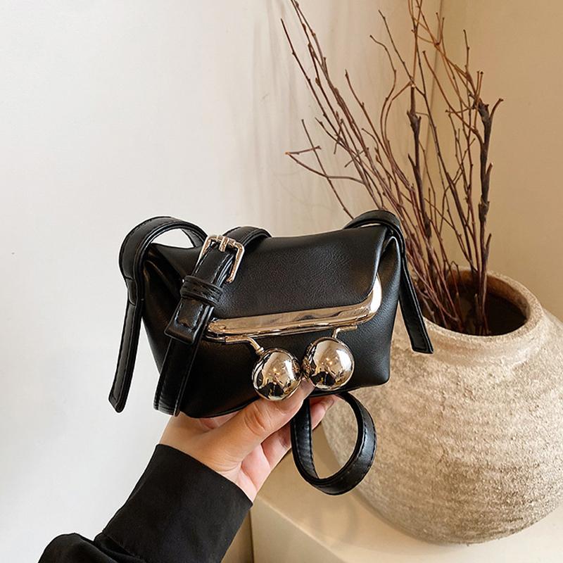Women s Vintage Clip Shoulder Bag Creative Retro Metal Kiss Lock Wallet Elegant Luxury Leather Commuting Crossbody Bucket Bag
Women s Vintage Clip Shoulder Bag Creative Retro Metal Kiss Lock Wallet Elegant Luxury Leather Commuting Crossbody Bucket Bag