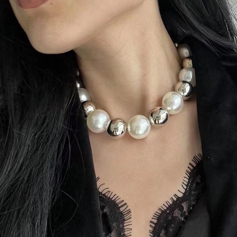 YANGLIUJIA Pearl Necklace European And American Style Personality Fashion Necklace Ms Girl Travel Wedding Accessories
YANGLIUJIA Pearl Necklace European And American Style Personality Fashion Necklace Ms Girl Travel Wedding Accessories