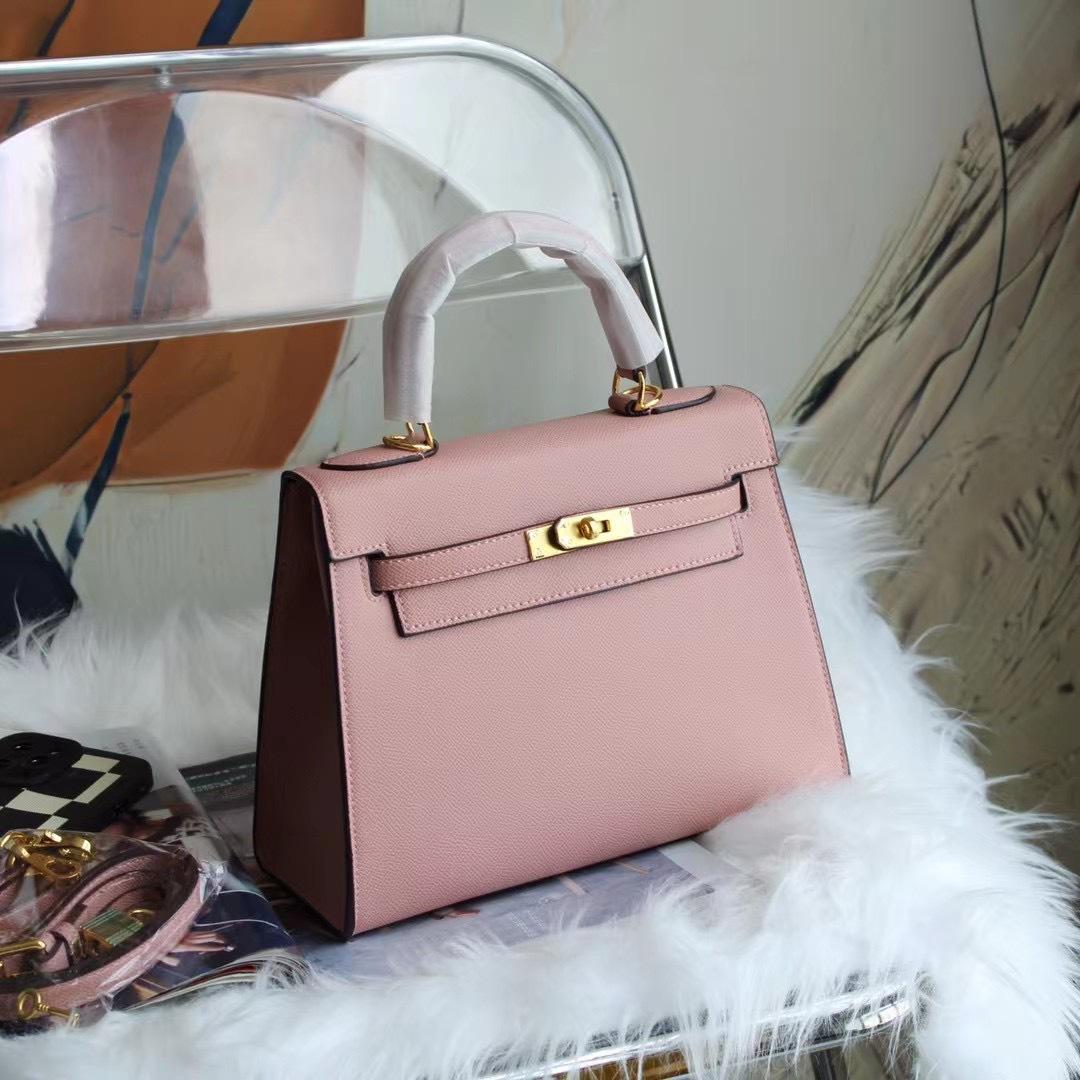 Сумка Kelli натуральна шкіра 2025 нова жіноча сумка ручна високого класу ручної роботи одноплечова крос-боді портативна жіноча сумка 25*10*19
Сумка Kelli натуральна шкіра 2025 нова жіноча сумка ручна високого класу ручної роботи одноплечова крос-боді портативна жіноча сумка 25*10*19